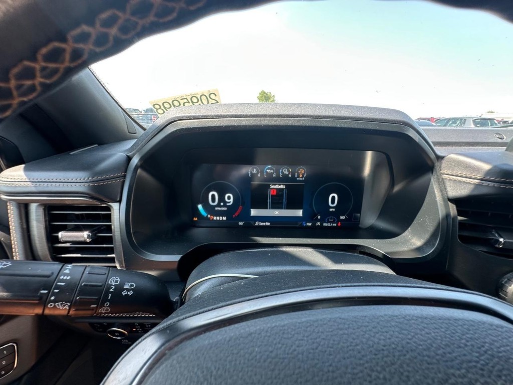 Ford Expedition Max Vehicle Full-screen Gallery Image 18