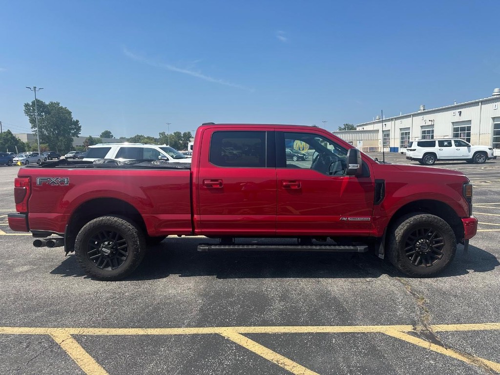 Ford Super Duty F-250 SRW Vehicle Full-screen Gallery Image 2