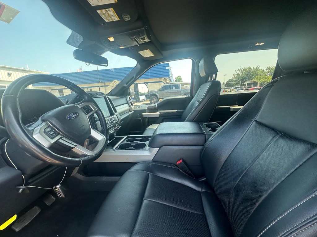 Ford Super Duty F-250 SRW Vehicle Full-screen Gallery Image 11