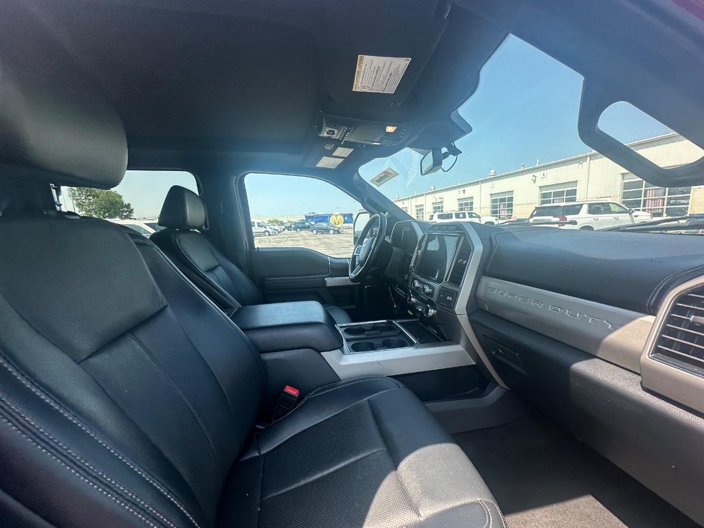 Ford Super Duty F-250 SRW Vehicle Full-screen Gallery Image 14