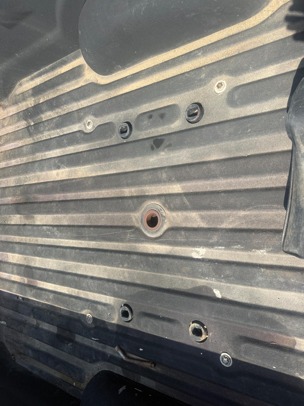 Ford Super Duty F-450 DRW Vehicle Full-screen Gallery Image 6