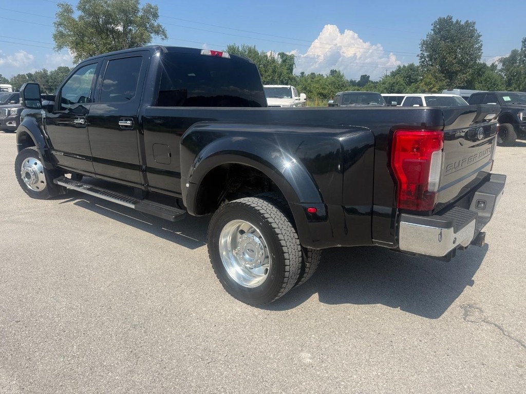 Ford Super Duty F-450 DRW Vehicle Full-screen Gallery Image 8