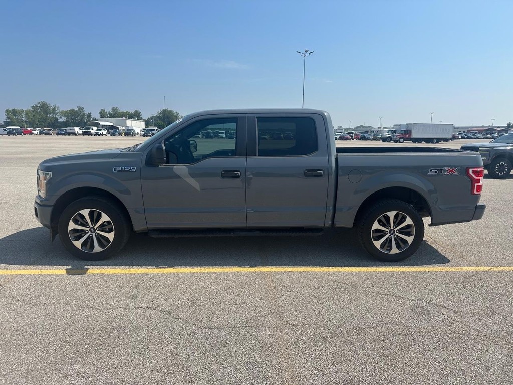 Ford F-150 Vehicle Full-screen Gallery Image 8
