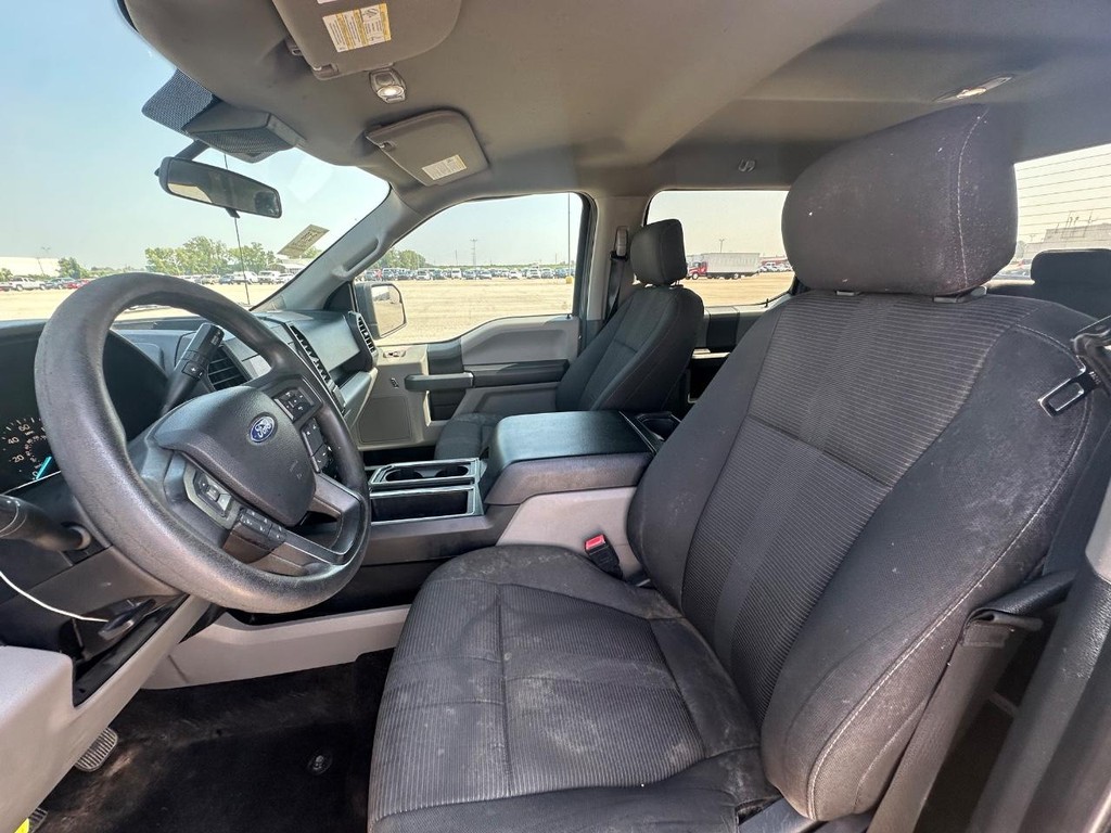 Ford F-150 Vehicle Full-screen Gallery Image 9
