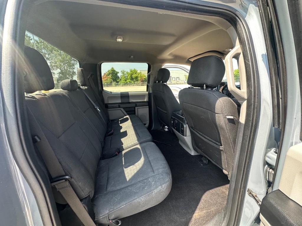 Ford F-150 Vehicle Full-screen Gallery Image 13