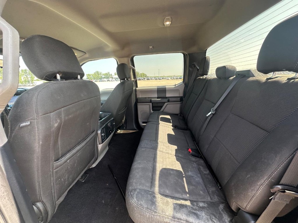 Ford F-150 Vehicle Full-screen Gallery Image 14