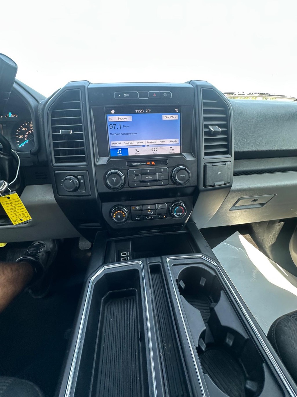 Ford F-150 Vehicle Full-screen Gallery Image 16