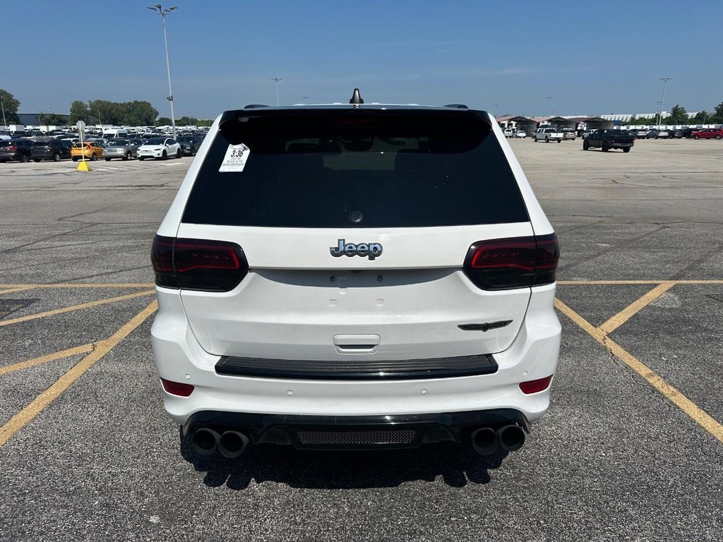 Jeep Grand Cherokee Vehicle Full-screen Gallery Image 4