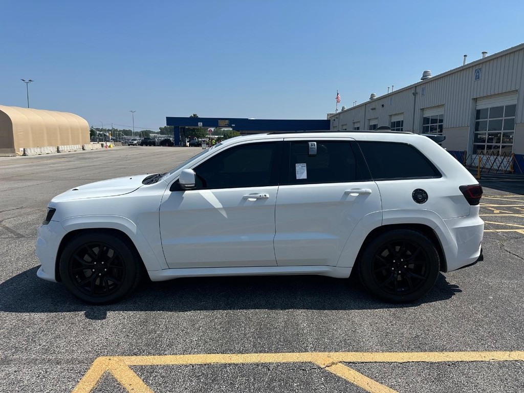 Jeep Grand Cherokee Vehicle Full-screen Gallery Image 6
