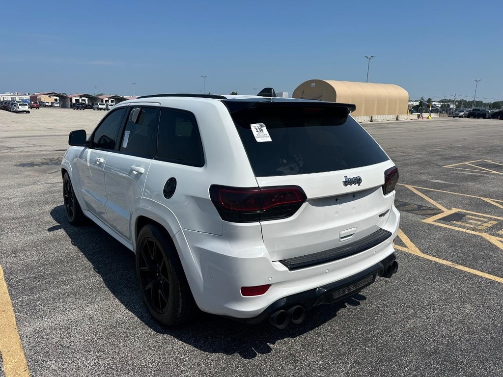 Jeep Grand Cherokee Vehicle Full-screen Gallery Image 7