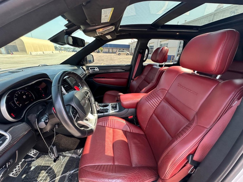 Jeep Grand Cherokee Vehicle Full-screen Gallery Image 12