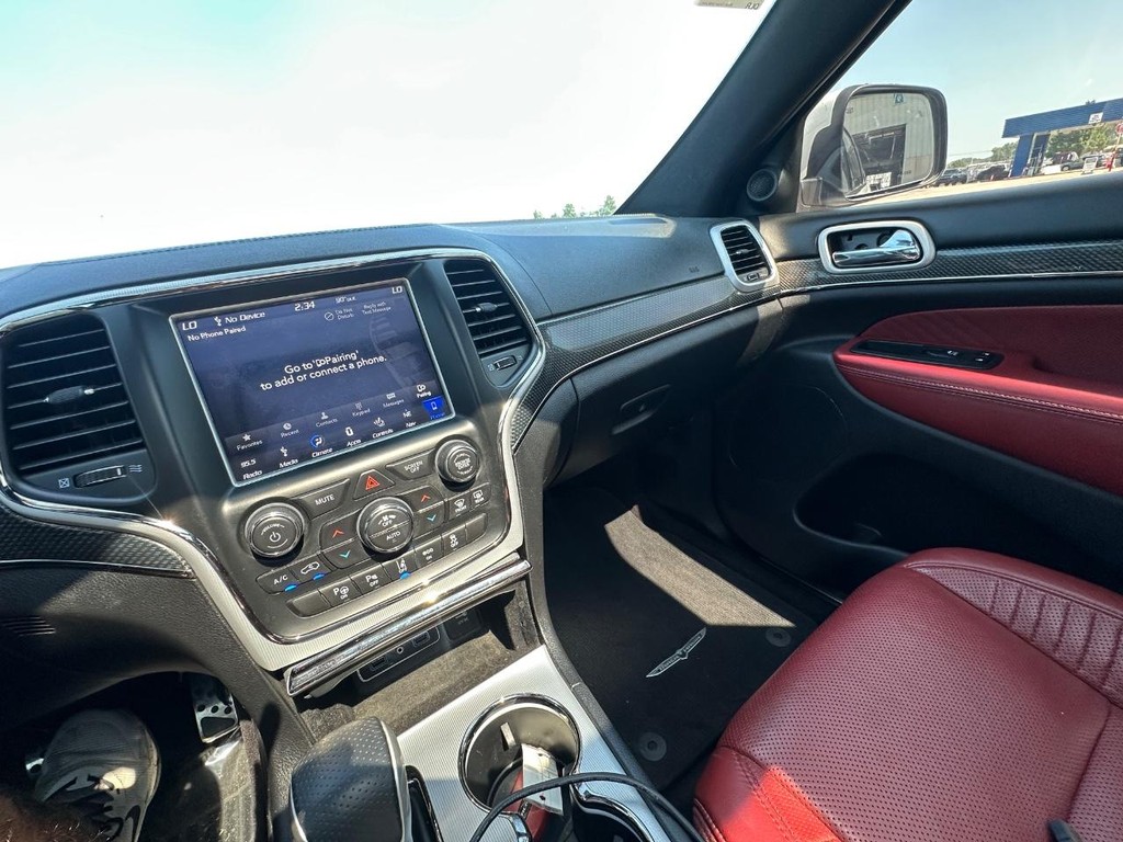Jeep Grand Cherokee Vehicle Full-screen Gallery Image 18