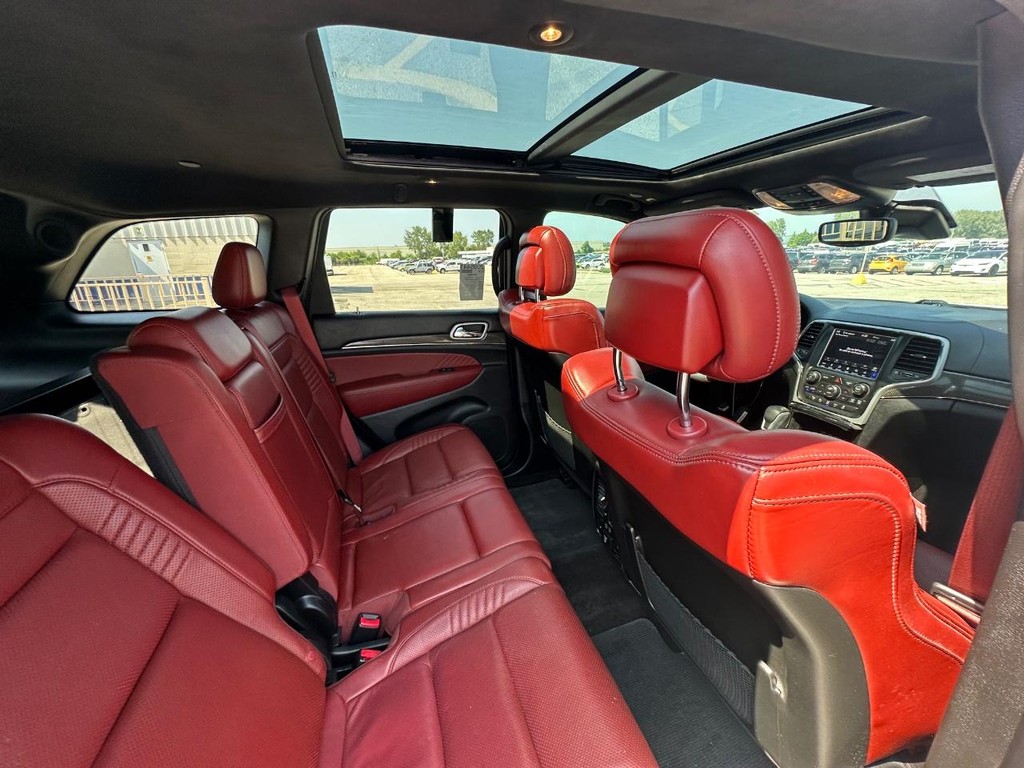 Jeep Grand Cherokee Vehicle Full-screen Gallery Image 20