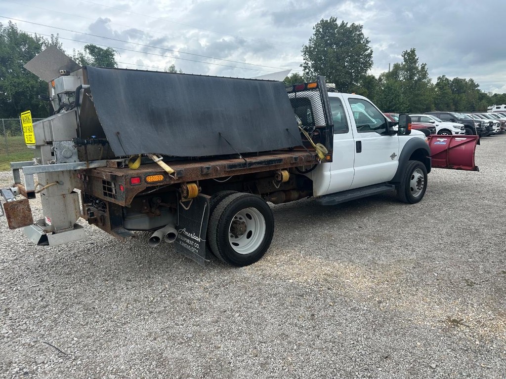 Ford Super Duty F-450 DRW Vehicle Full-screen Gallery Image 4