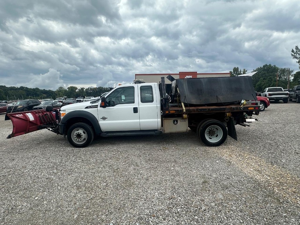 Ford Super Duty F-450 DRW Vehicle Full-screen Gallery Image 7