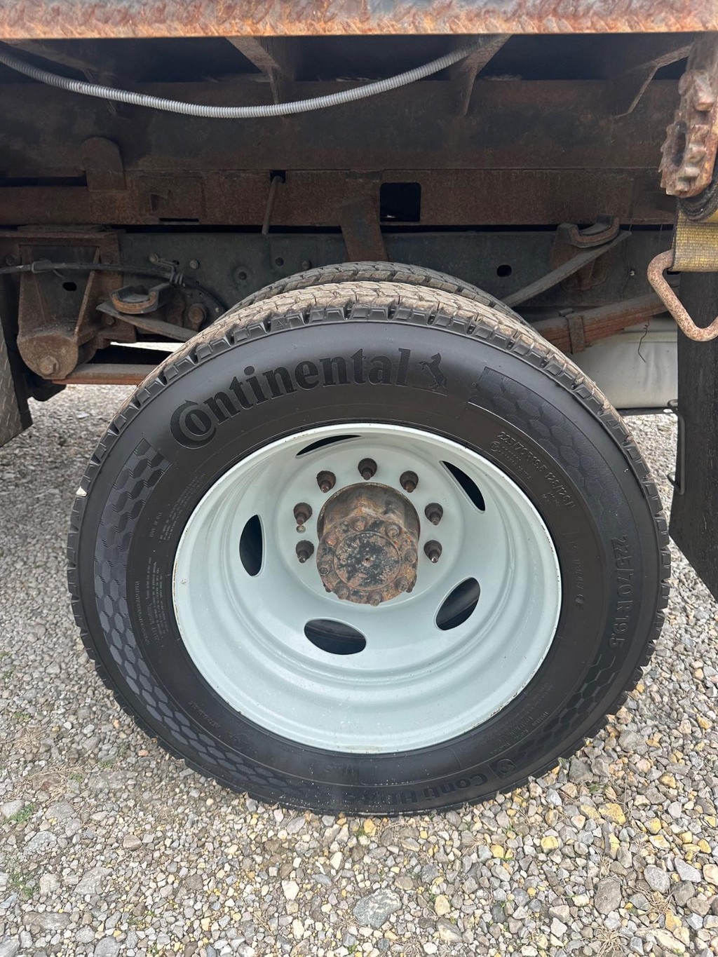Ford Super Duty F-450 DRW Vehicle Full-screen Gallery Image 8