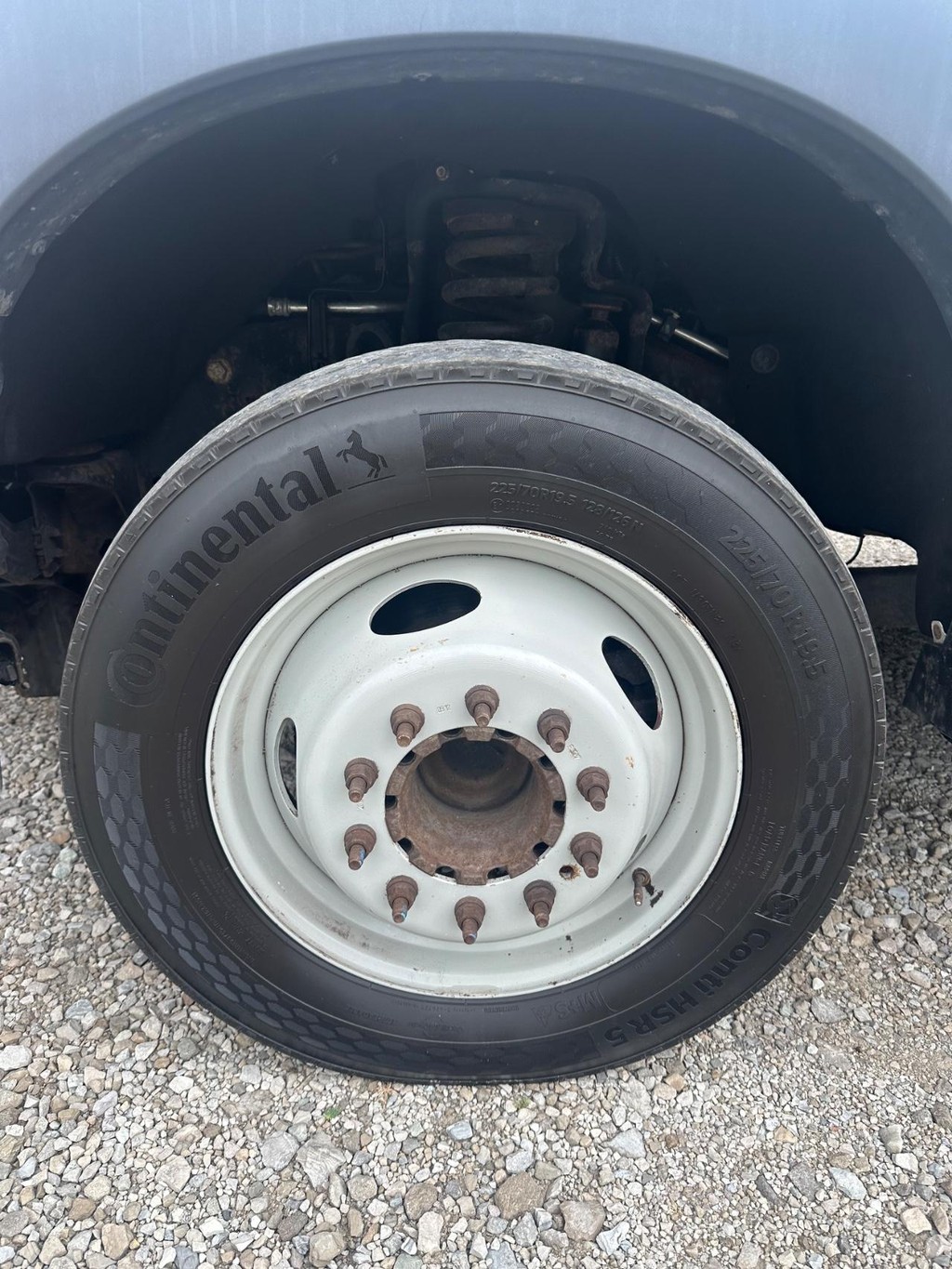 Ford Super Duty F-450 DRW Vehicle Full-screen Gallery Image 9