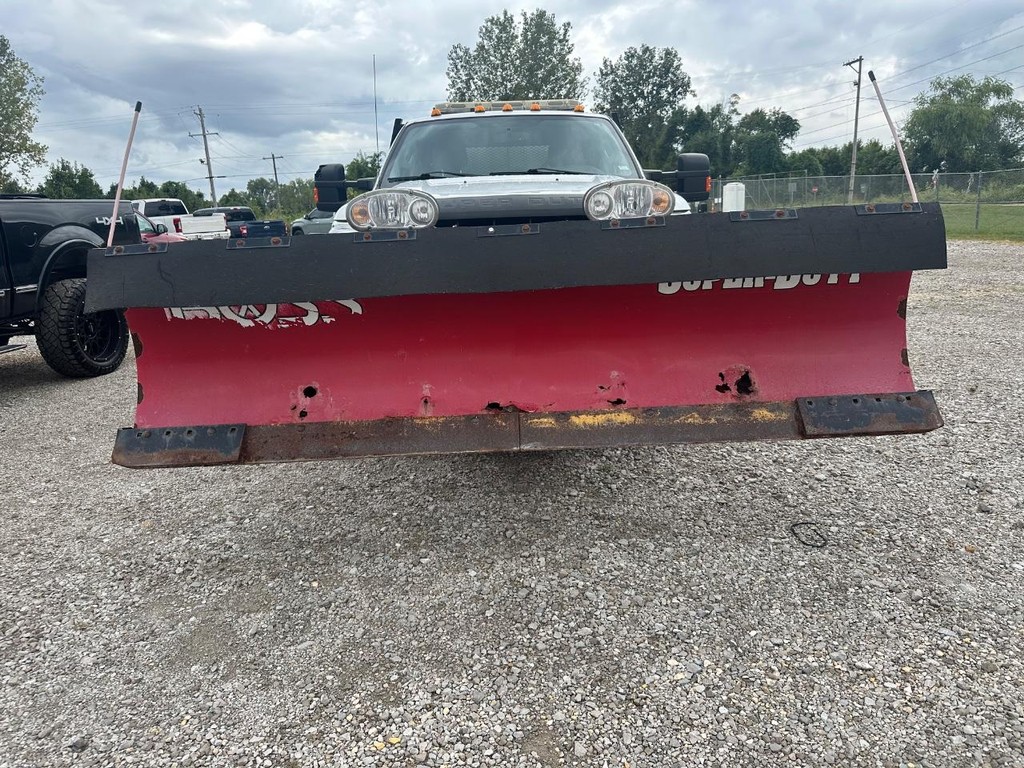 Ford Super Duty F-450 DRW Vehicle Full-screen Gallery Image 10