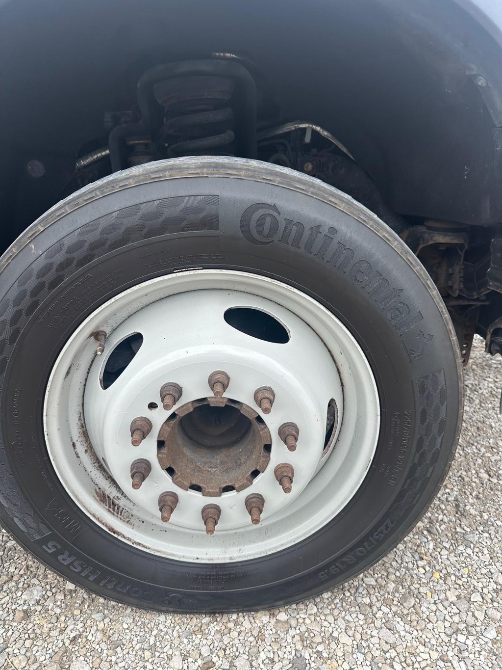 Ford Super Duty F-450 DRW Vehicle Full-screen Gallery Image 15
