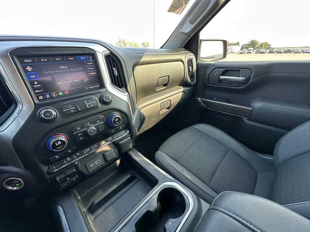 Chevrolet Silverado 1500 Vehicle Full-screen Gallery Image 15