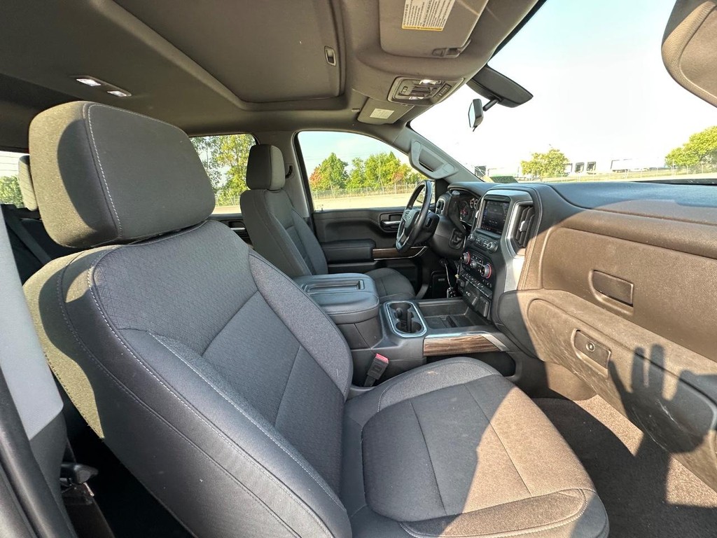 Chevrolet Silverado 1500 Vehicle Full-screen Gallery Image 17