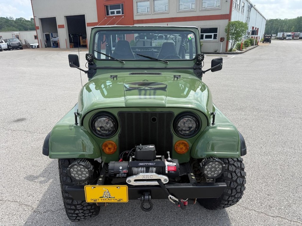 Jeep CJ-5 Vehicle Full-screen Gallery Image 3