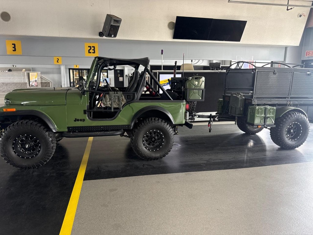 Jeep CJ-5 Vehicle Full-screen Gallery Image 18
