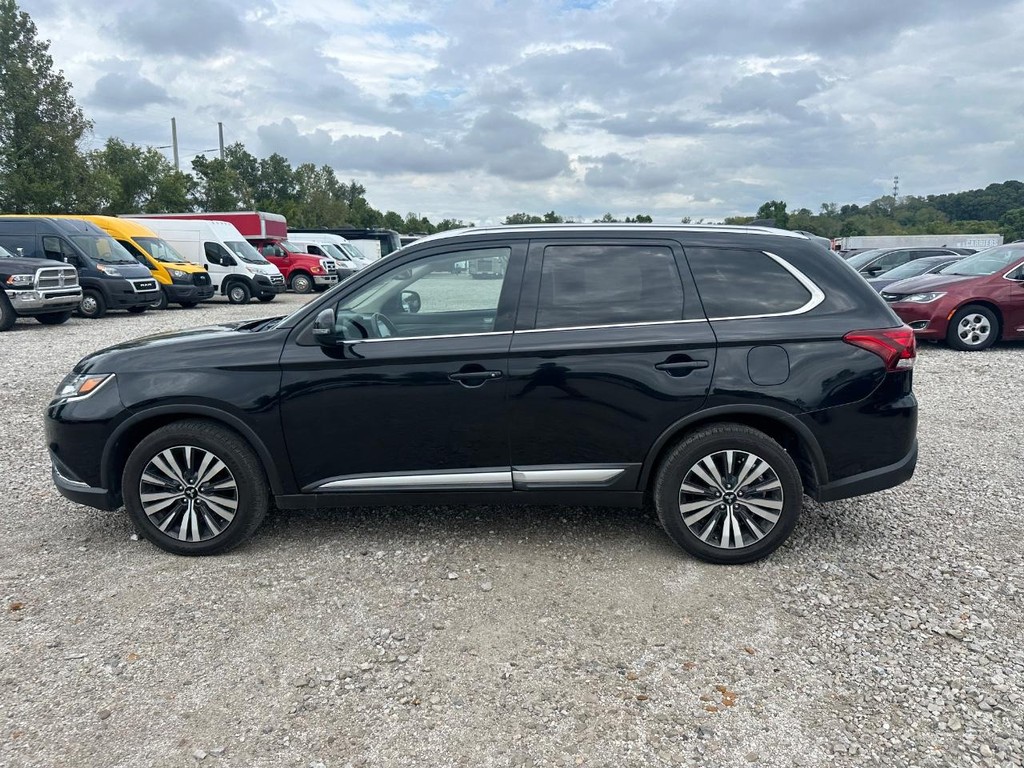 Mitsubishi Outlander Vehicle Full-screen Gallery Image 6
