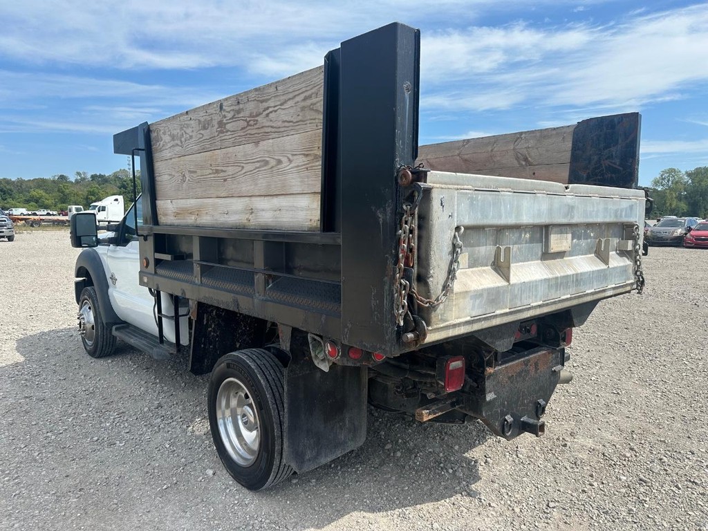 Ford Super Duty F-550 DRW Vehicle Full-screen Gallery Image 5