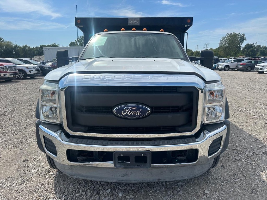 Ford Super Duty F-550 DRW Vehicle Full-screen Gallery Image 8