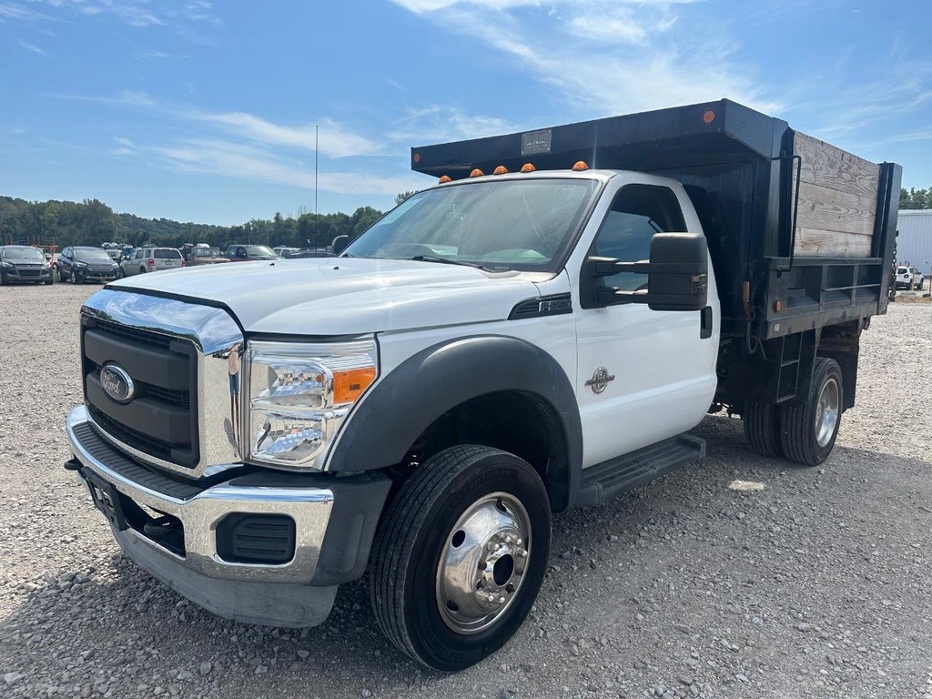 Ford Super Duty F-550 DRW Vehicle Full-screen Gallery Image 9