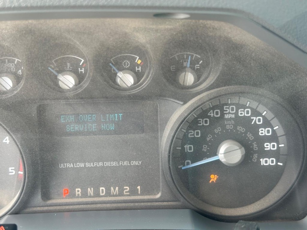 Ford Super Duty F-550 DRW Vehicle Full-screen Gallery Image 16