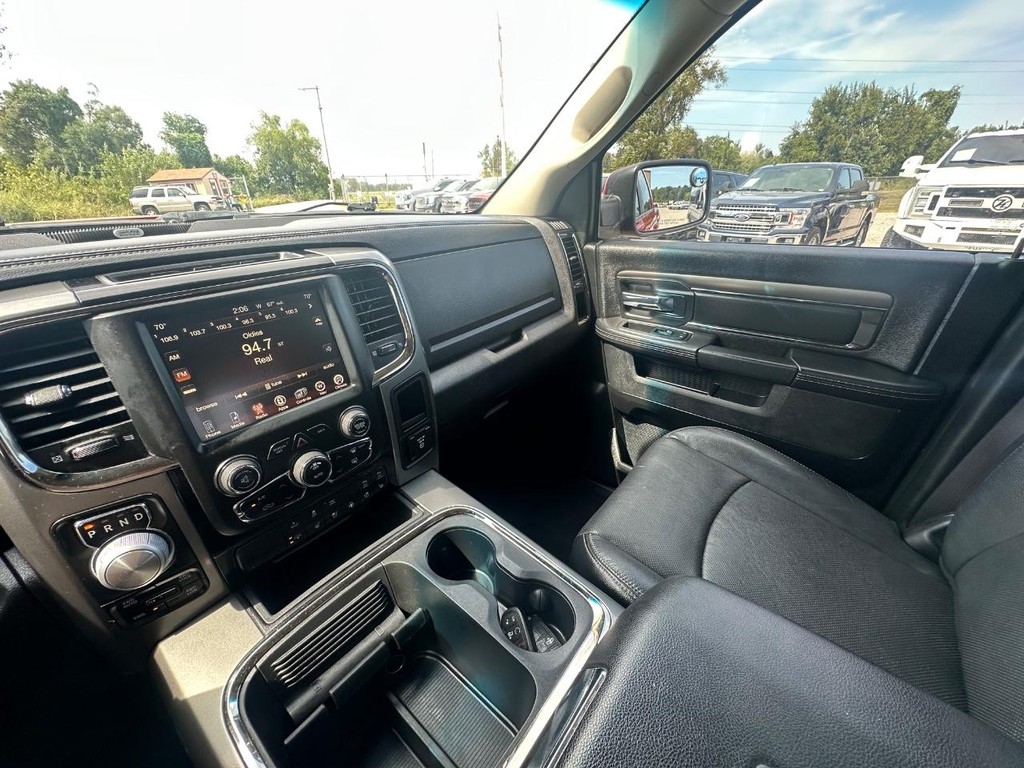 Ram 1500 Vehicle Full-screen Gallery Image 21