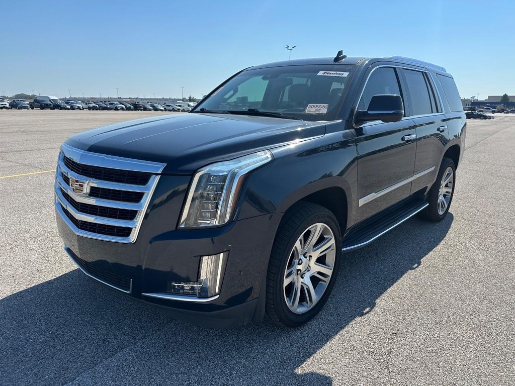 Cadillac Escalade Vehicle Full-screen Gallery Image 07