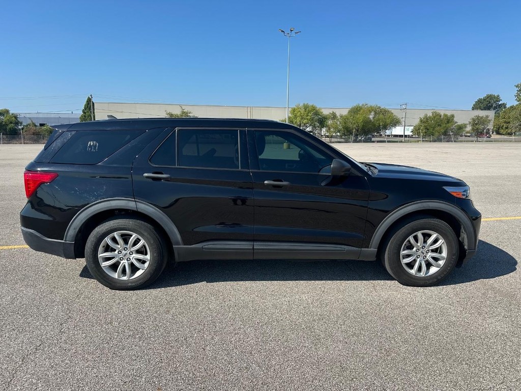 Ford Explorer Vehicle Full-screen Gallery Image 2
