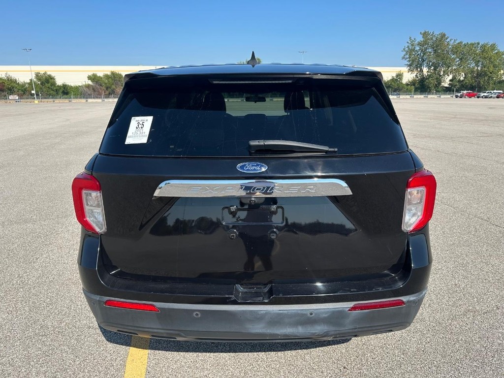 Ford Explorer Vehicle Full-screen Gallery Image 4