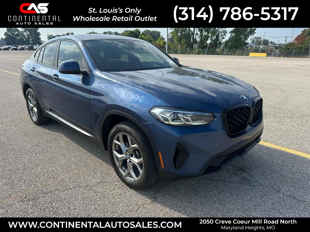 BMW X4 Vehicle Full-screen Gallery Image 01