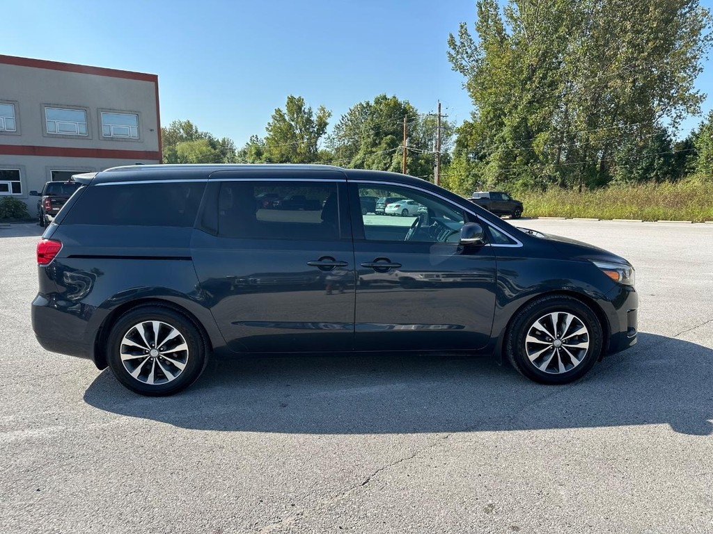 Kia Sedona Vehicle Full-screen Gallery Image 2