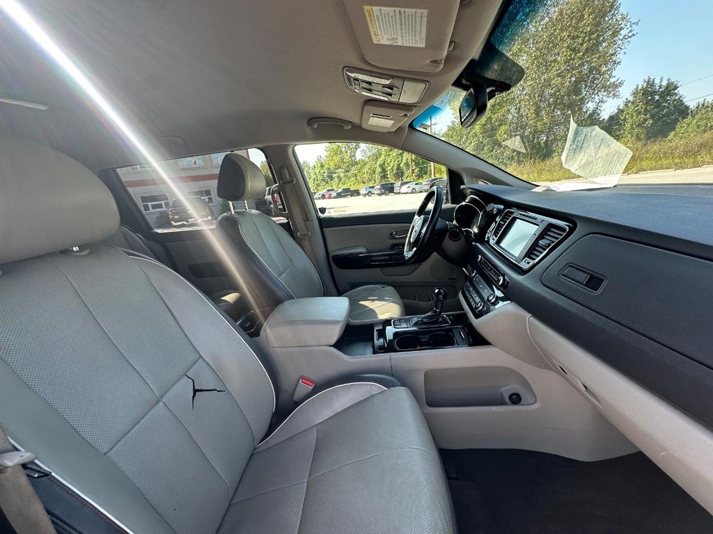 Kia Sedona Vehicle Full-screen Gallery Image 5
