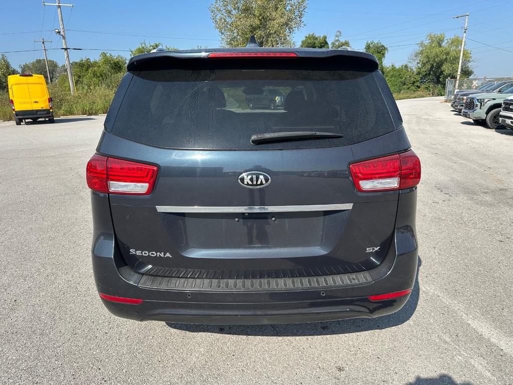 Kia Sedona Vehicle Full-screen Gallery Image 8