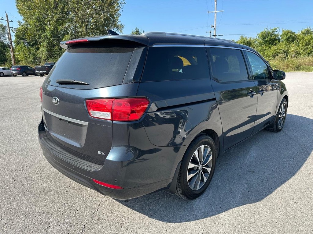 Kia Sedona Vehicle Full-screen Gallery Image 9