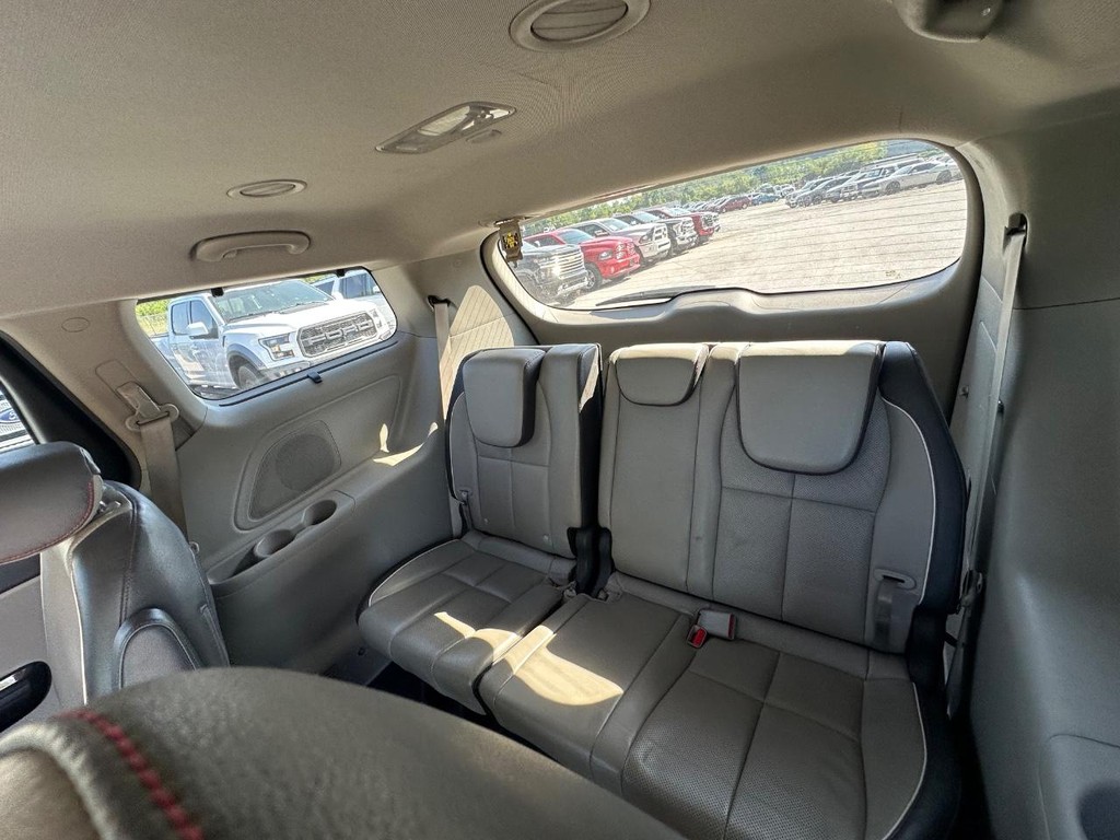 Kia Sedona Vehicle Full-screen Gallery Image 17