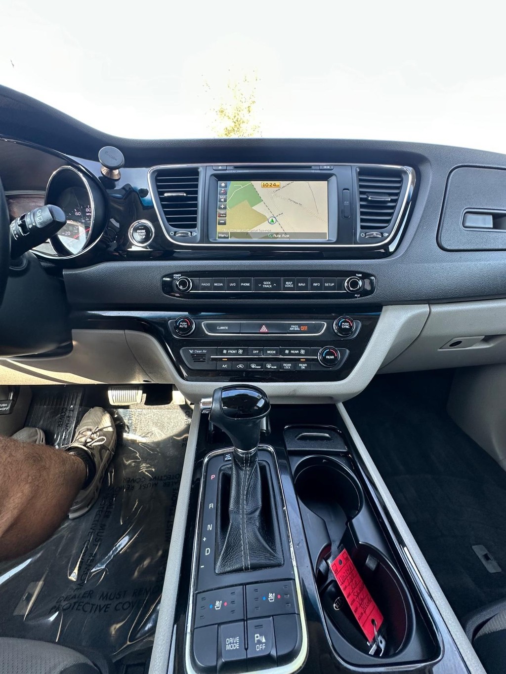 Kia Sedona Vehicle Full-screen Gallery Image 19