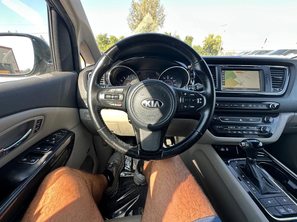 Kia Sedona Vehicle Full-screen Gallery Image 22