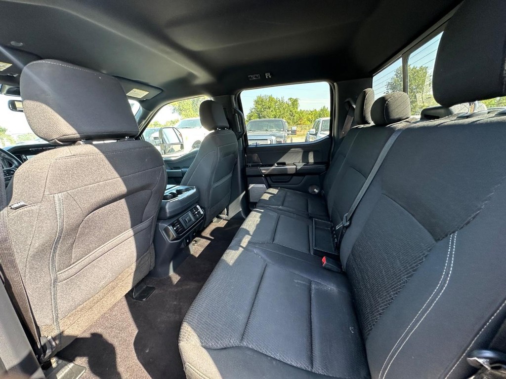 Ford F-150 Vehicle Full-screen Gallery Image 9