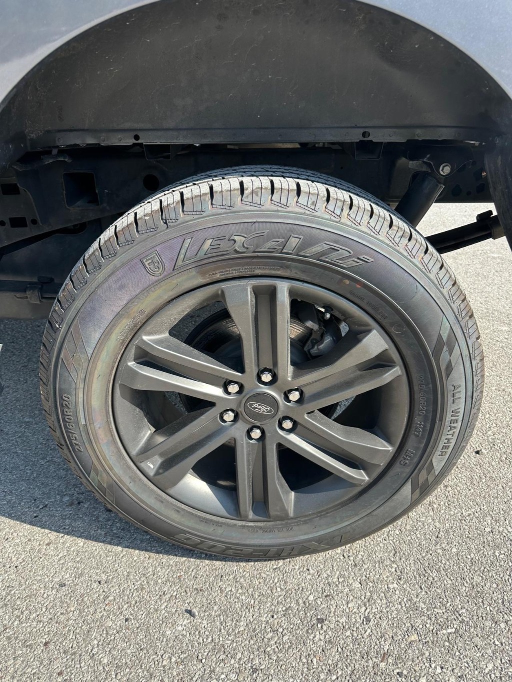 Ford F-150 Vehicle Full-screen Gallery Image 10