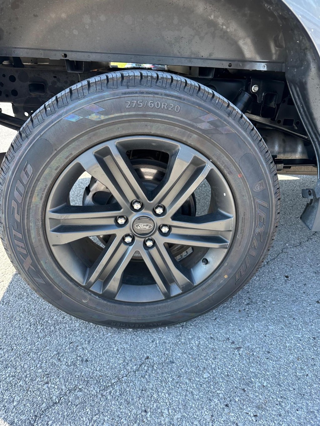 Ford F-150 Vehicle Full-screen Gallery Image 13