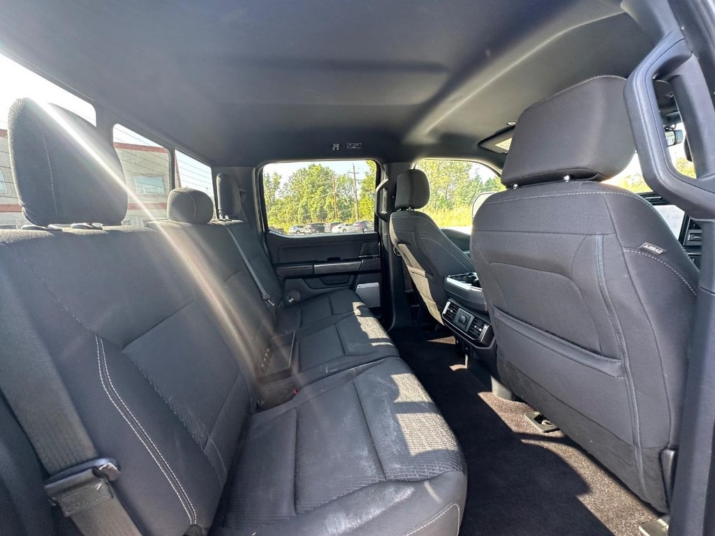 Ford F-150 Vehicle Full-screen Gallery Image 16