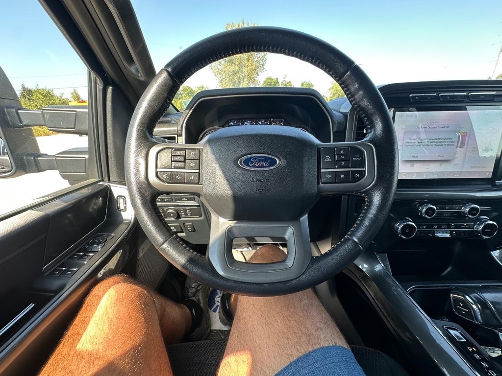 Ford F-150 Vehicle Full-screen Gallery Image 18
