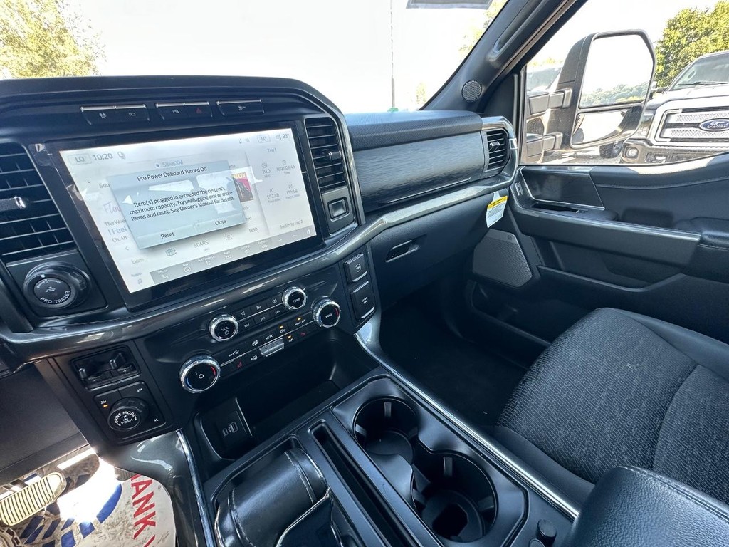 Ford F-150 Vehicle Full-screen Gallery Image 20